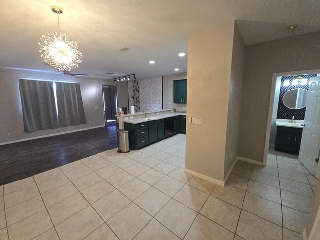 Building Photo - Modern 3 Bedroom 2.5 Bath in Gibsonton (**...