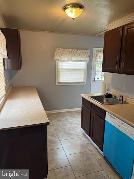 Building Photo - 527 Terrace Dr
