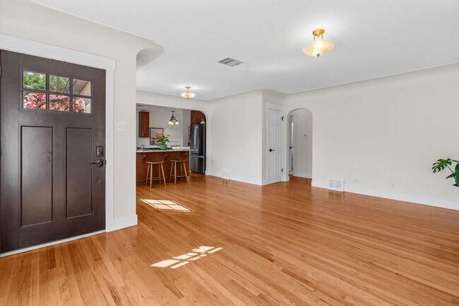 Building Photo - Stunning 4 Bed 2 Bath Home across the Stre...