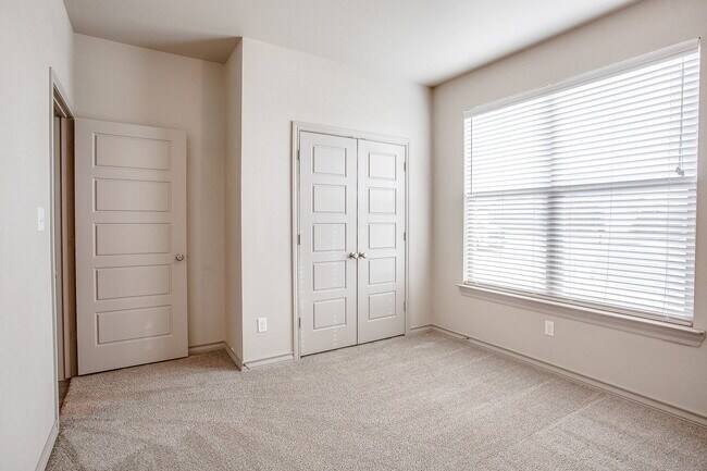 Building Photo - Wonderful Home in Cambridge Way! SPEC!