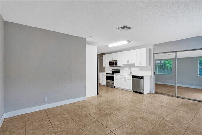 Building Photo - Beautiful Single Family Home