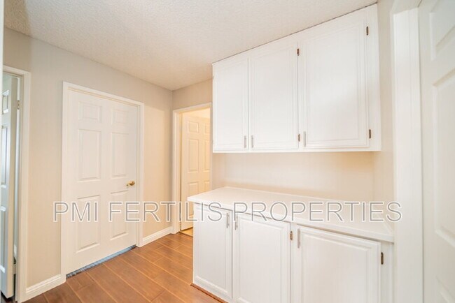 Building Photo - 1229 Hibiscus St