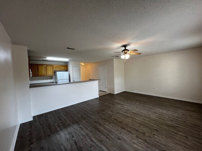 Building Photo - 202 Johnson Ct