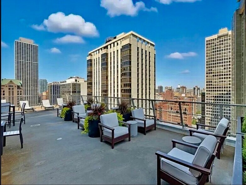 Building Photo - 129 E Bellevue Pl