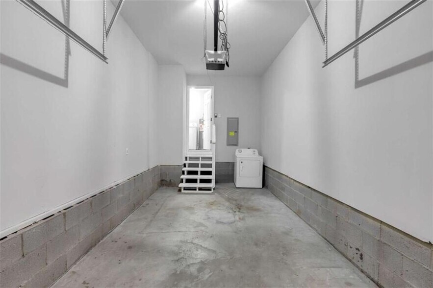 Building Photo - 1948 Detroit Ave NW