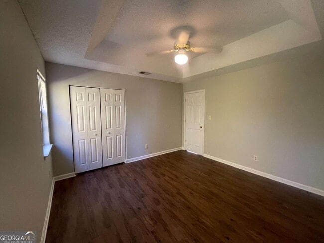 Building Photo - 6387 Seths Way