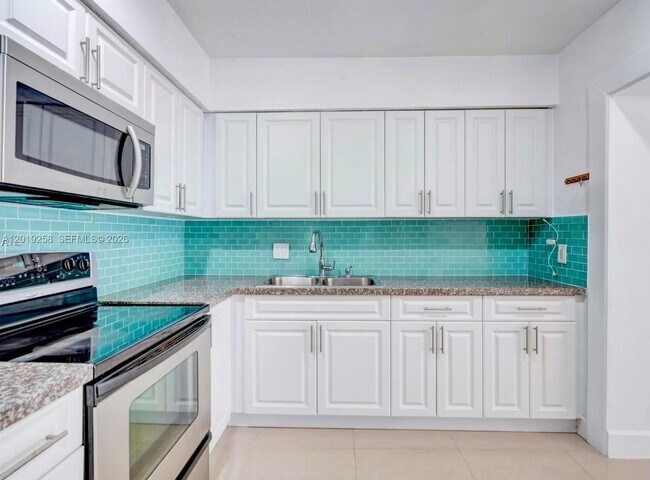 Building Photo - 9494 SW 39th St