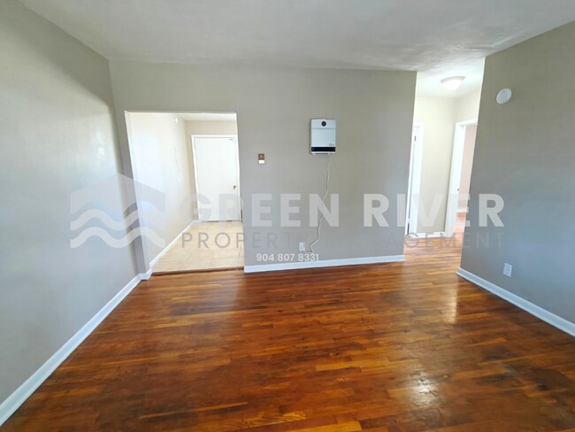 Building Photo - Quiet 2 Bedroom Retreat Available Now – Pets Welcome!