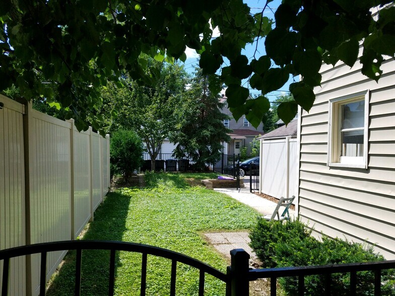 Building Photo - 2726 Colfax Ave S