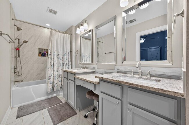 Building Photo - 9400 Doliver Dr