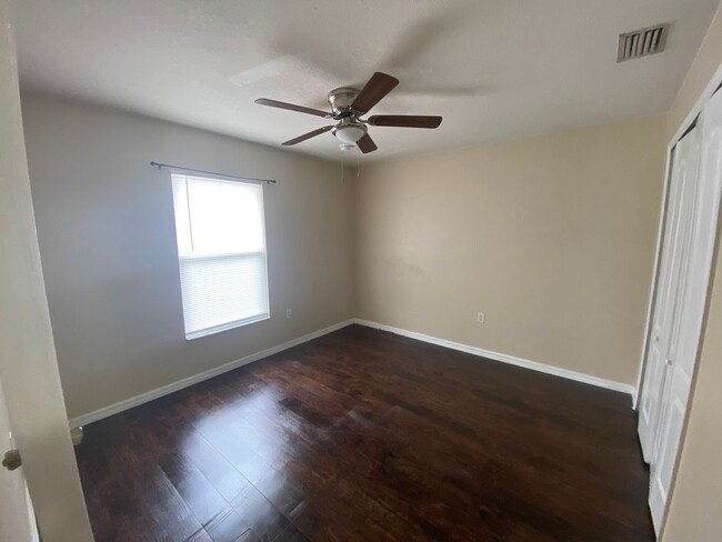 Building Photo - House for rent