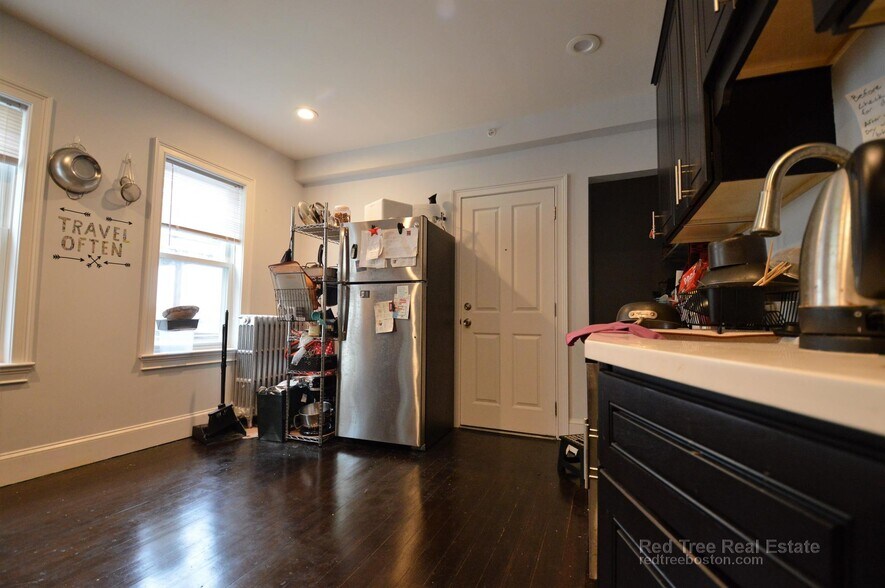 Primary Photo - 74 Weld Hill St