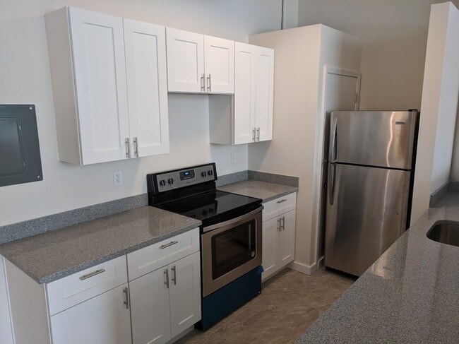 Building Photo - 5850 Centre Ave