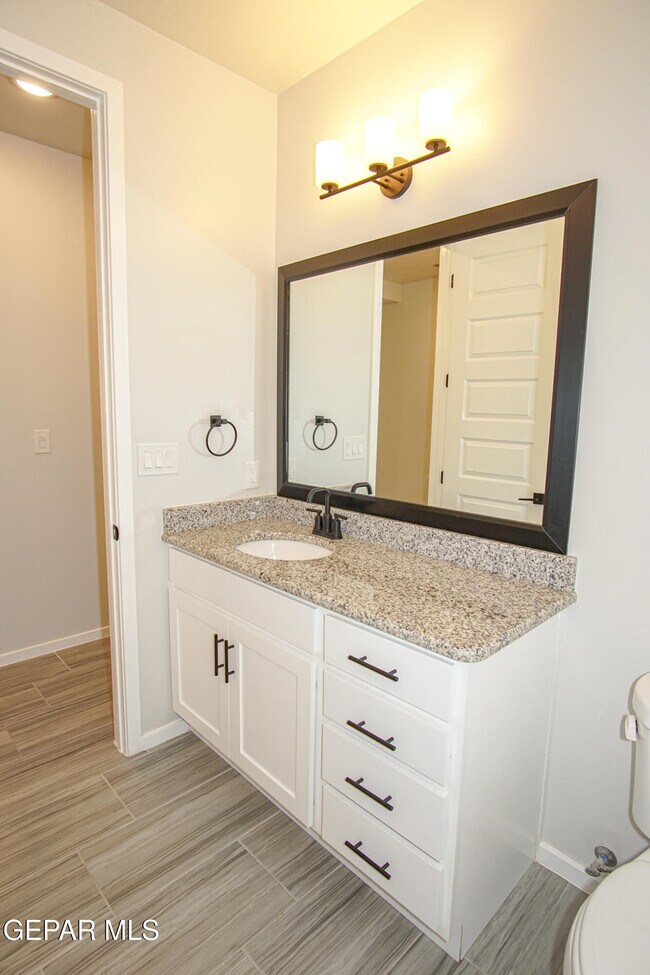 Building Photo - 12993 Tryne Way