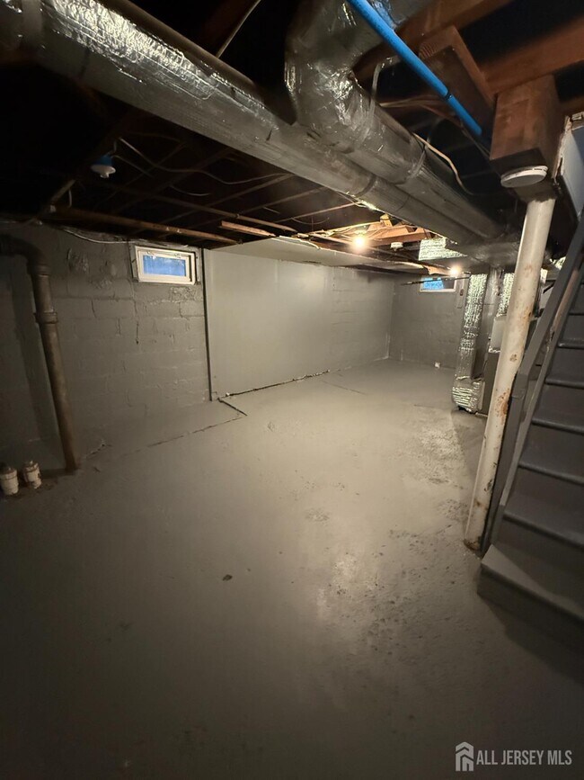 Building Photo - 43 Crampton Ave
