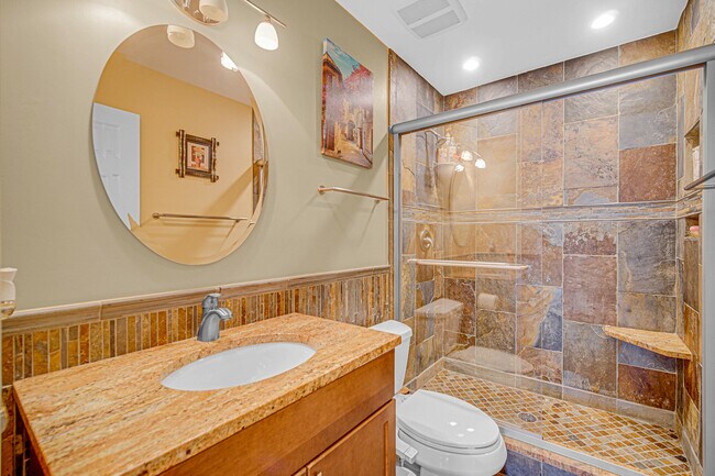 Building Photo - 436 W Parkside Dr