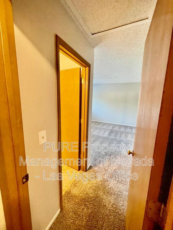Building Photo - 2650 Sumac Ln