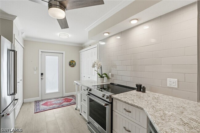 Building Photo - 4945 Cougar Ct S