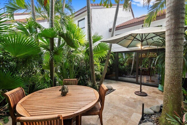 Building Photo - 2379 Treasure Isle Dr