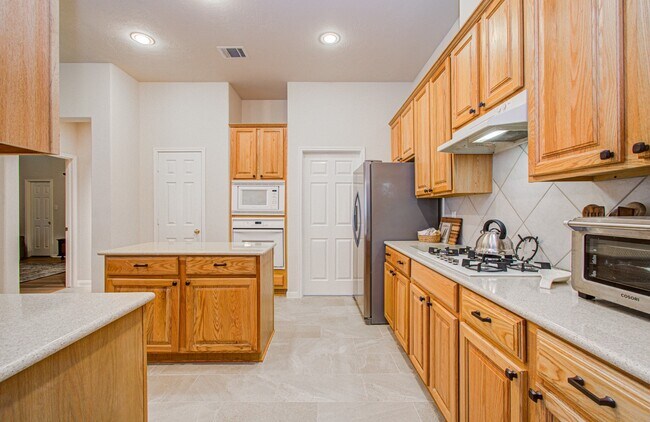 Building Photo - 17611 Emerald Garden Ln