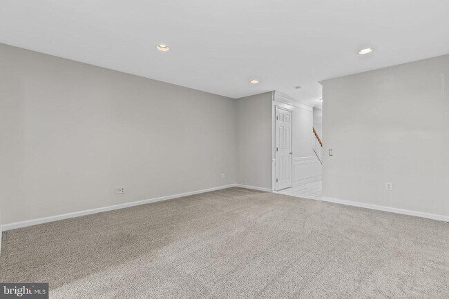 Building Photo - 6385 Levtov Landing