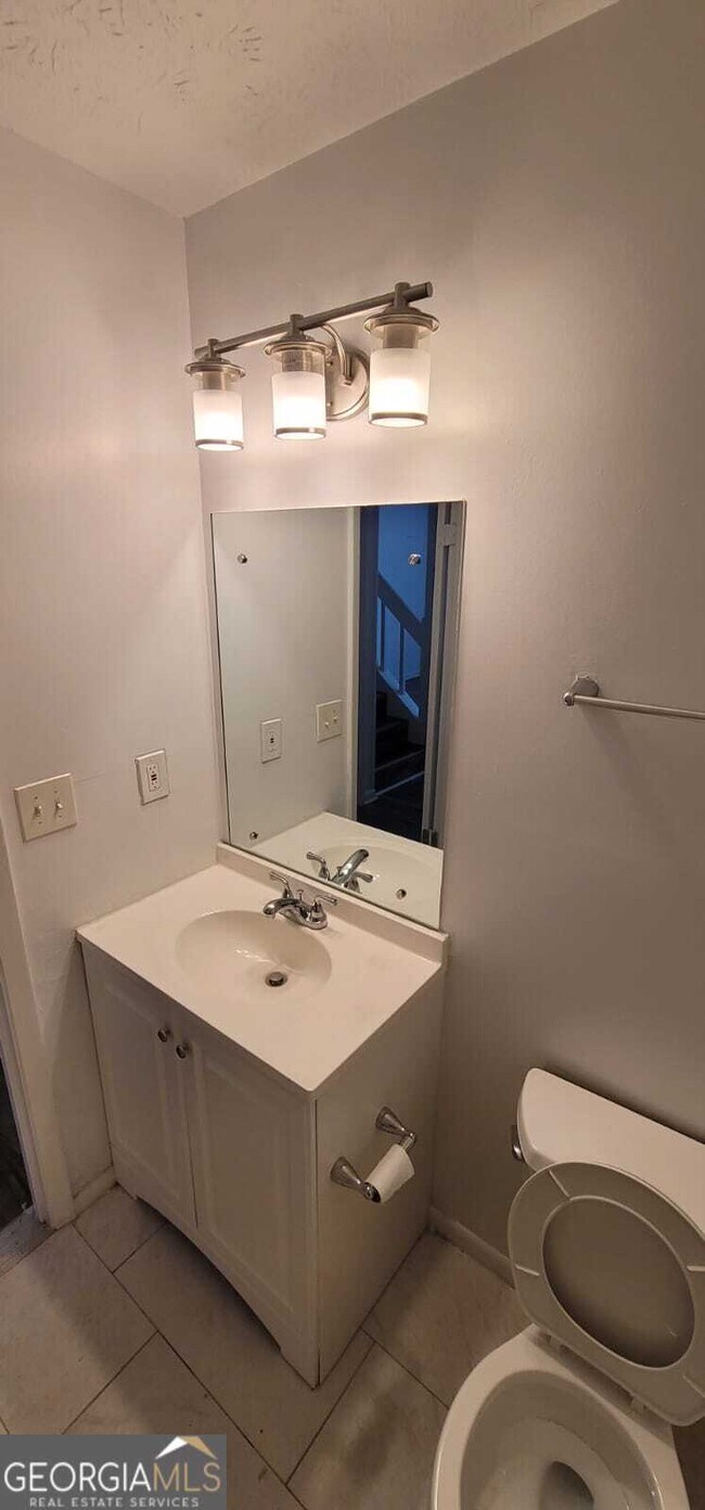 Building Photo - 3284 Highpoint Ct