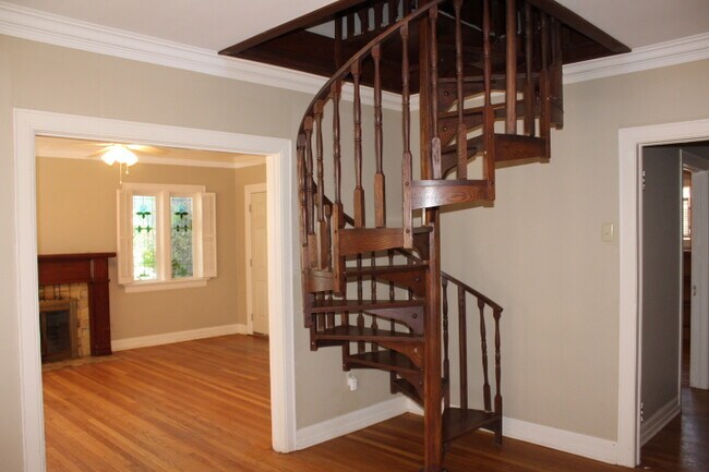 Building Photo - 2615 22nd St