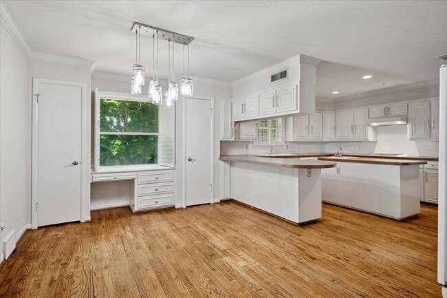 Building Photo - 6441 Linden Ln