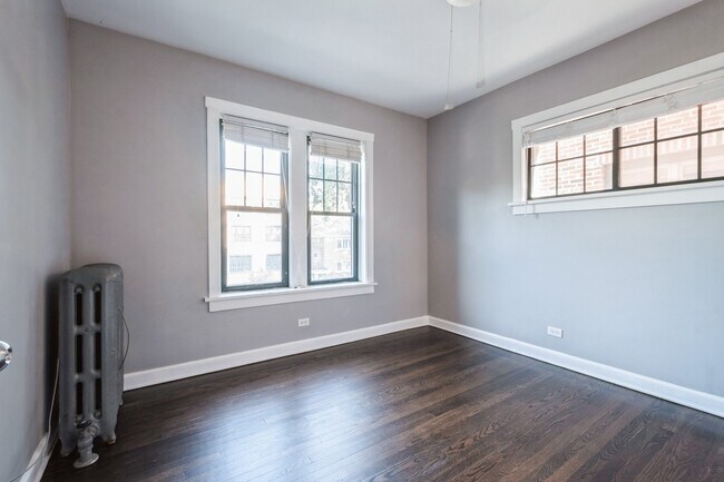 Building Photo - 142 Clyde Ave