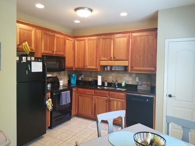 Building Photo - The Oaks