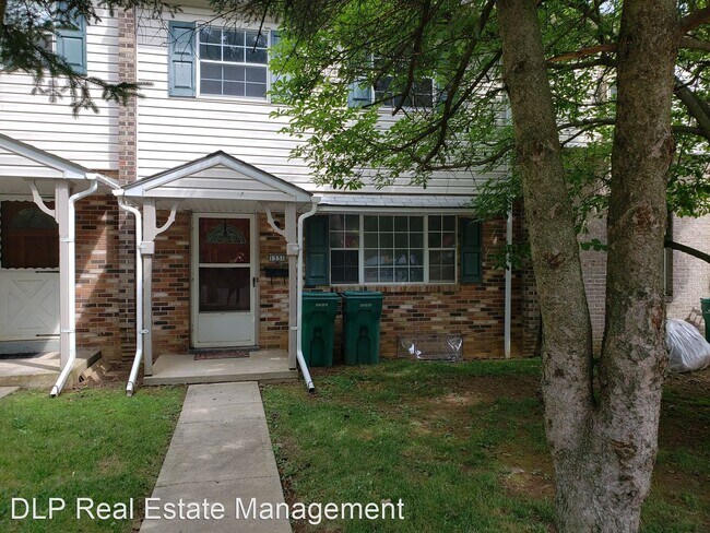 Primary Photo - 623-629 Forrest St