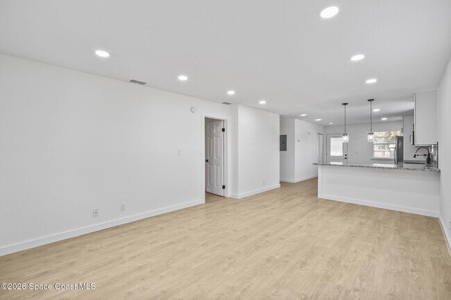 Building Photo - 1325 Cheney Hwy