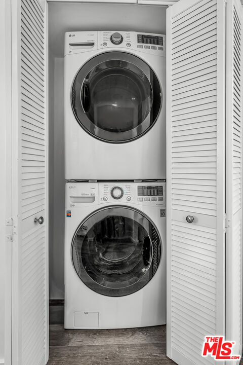 Building Photo - 14238 Dickens St