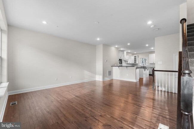 Building Photo - 8418 Kendall Ct