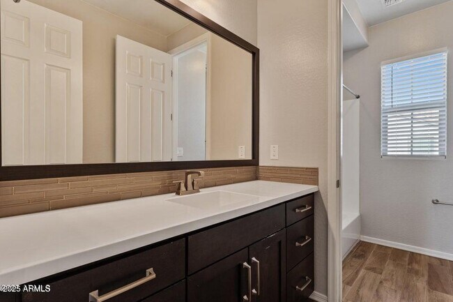 Building Photo - 2337 W Gloria Ln