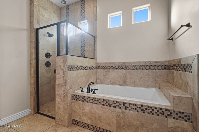 Building Photo - 14829 Sunny Land Ave