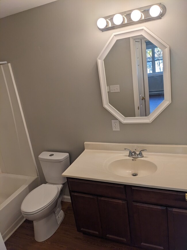 Building Photo - 1645 S Braddock St