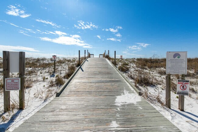 Building Photo - 775 Gulf Shore Dr