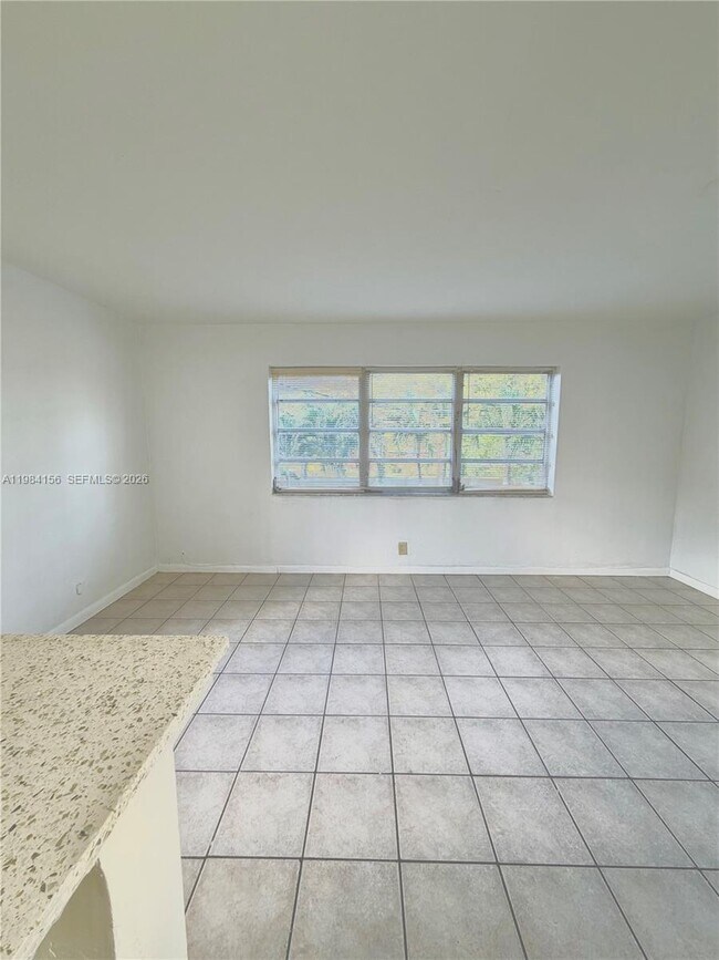 Building Photo - 1477 SW 24th Ct