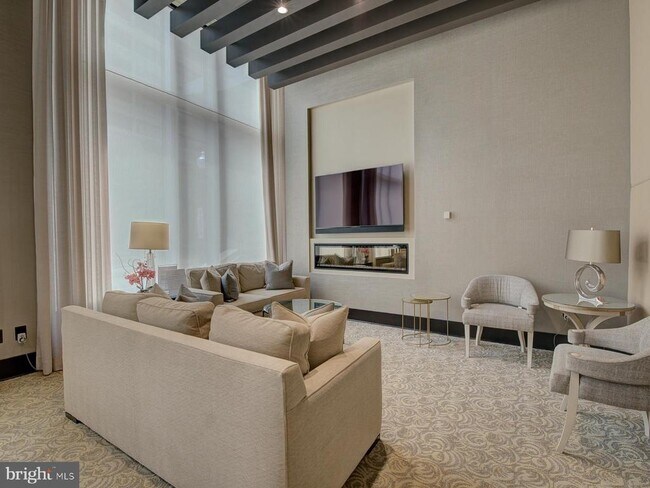 Building Photo - 1111 19th St N