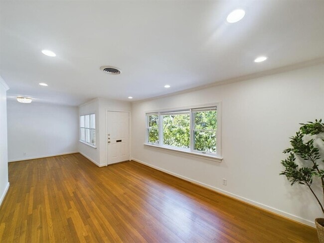 Building Photo - 4031 Whitman St