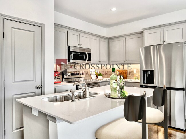 Building Photo - NOW OFFERING FIRST MONTH FREE W/ 12 MONTH LEASE - Luxury 3 Bedroom 2.5 Bath Townhome in Bullard, TX!