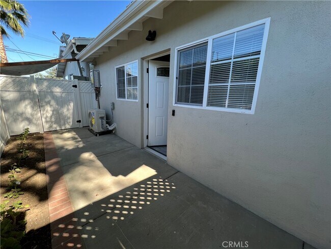 Building Photo - 6919 Lena Ave