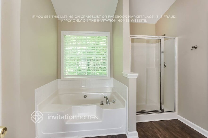 Building Photo - 4010 Portico Run Dr NE