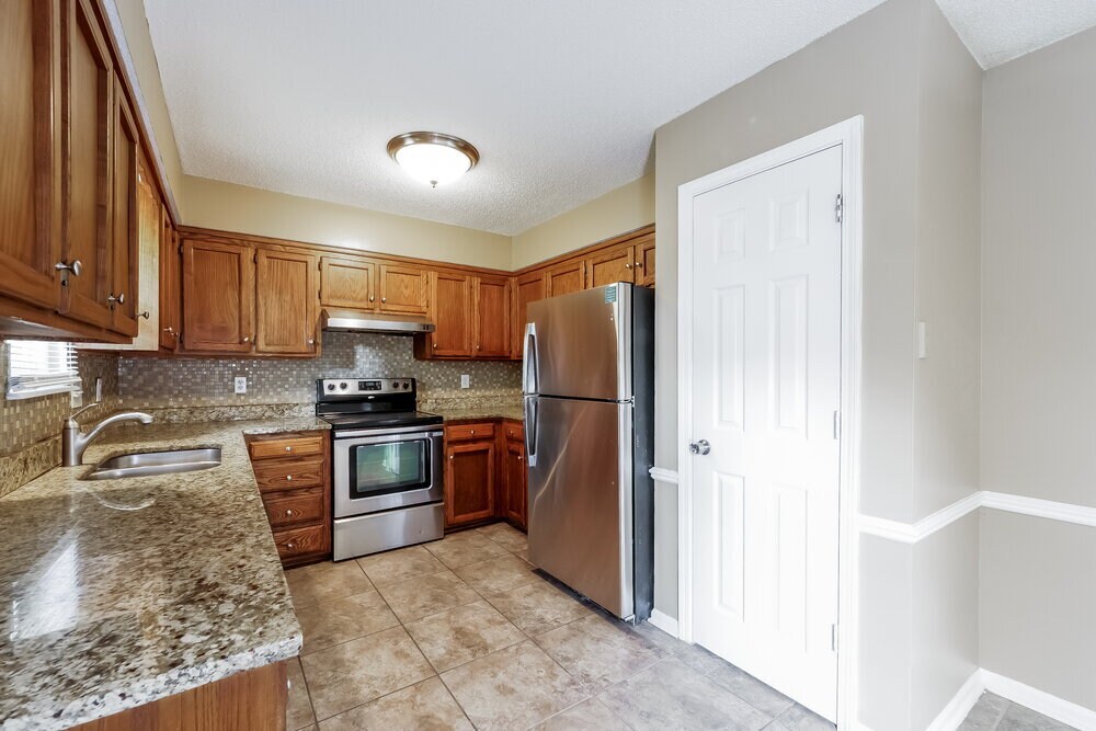 Building Photo - 902 Ridge Dr