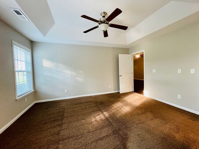 Building Photo - BEAUTIFUL 3 BR/2BA with 2 car garage. Private back yard space! Conway location!