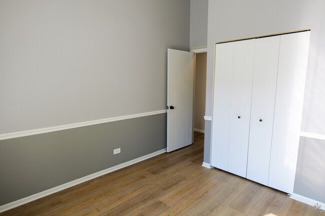 Building Photo - 1417 Queensgreen Cir