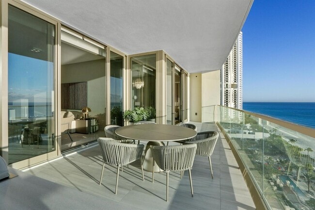 Building Photo - 17901 Collins Ave