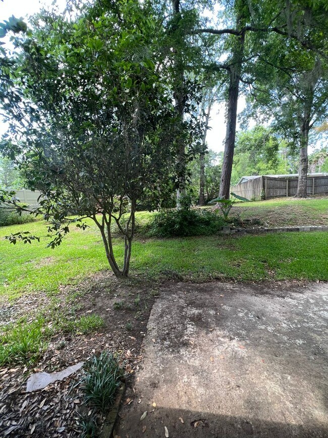 Building Photo - 1910 Rhonda Dr