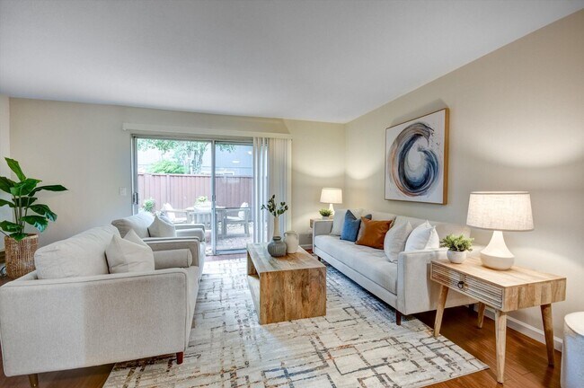 Building Photo - Sunnyvale Meadows Condo
